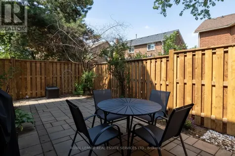 2006 Glenada Crescent Oakville (wc Wedgewood Creek) ON L6H 5R9