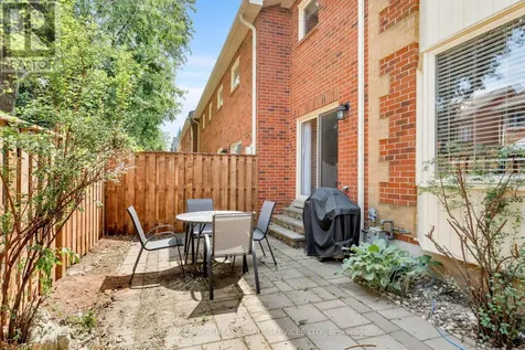 2006 Glenada Crescent Oakville (wc Wedgewood Creek) ON L6H 5R9