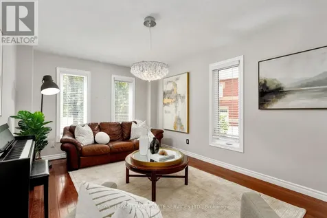 2006 Glenada Crescent Oakville (wc Wedgewood Creek) ON L6H 5R9