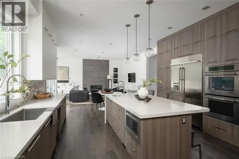 1025 Bridge Road Oakville ON L6L 2B4