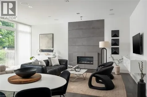 1025 Bridge Road Oakville ON L6L 2B4