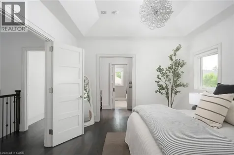 1025 Bridge Road Oakville ON L6L 2B4