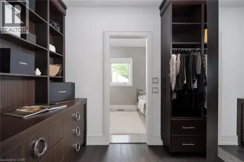 1025 Bridge Road Oakville ON L6L 2B4
