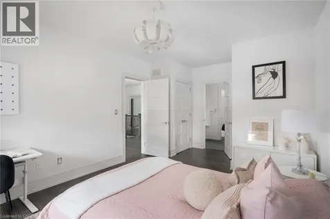 1025 Bridge Road Oakville ON L6L 2B4