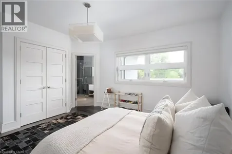 1025 Bridge Road Oakville ON L6L 2B4