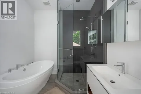 1025 Bridge Road Oakville ON L6L 2B4