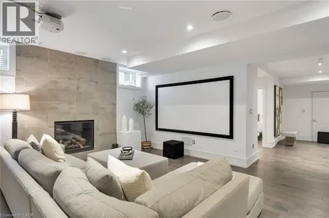 1025 Bridge Road Oakville ON L6L 2B4