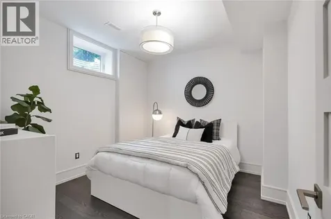 1025 Bridge Road Oakville ON L6L 2B4