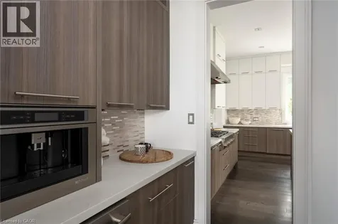1025 Bridge Road Oakville ON L6L 2B4