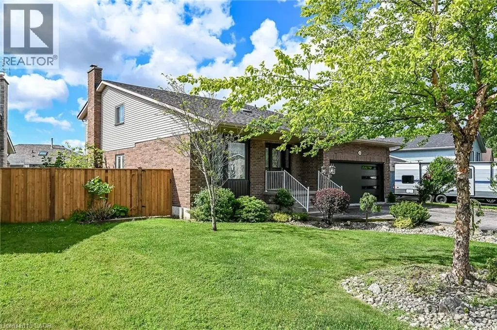 26 Mcmaster Drive Caledonia ON N3W 1G9