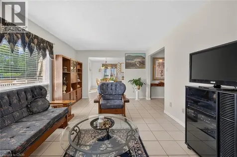 26 Mcmaster Drive Caledonia ON N3W 1G9