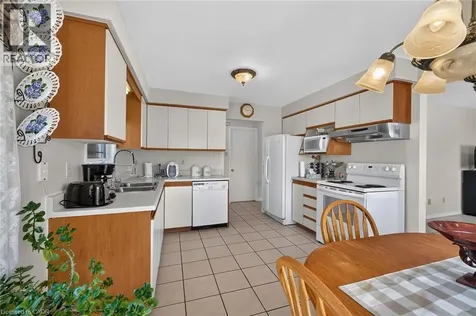26 Mcmaster Drive Caledonia ON N3W 1G9