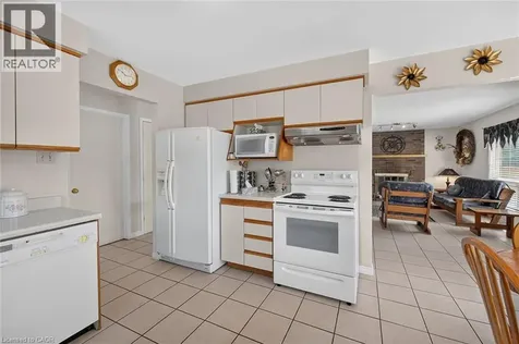 26 Mcmaster Drive Caledonia ON N3W 1G9