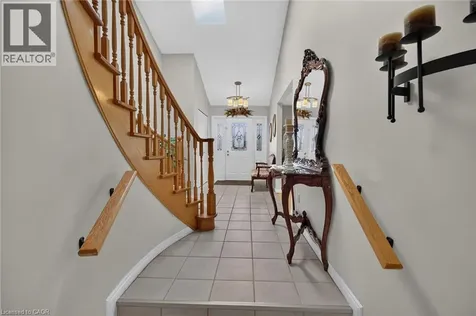 26 Mcmaster Drive Caledonia ON N3W 1G9