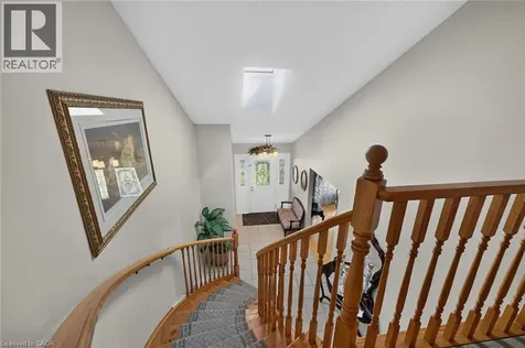 26 Mcmaster Drive Caledonia ON N3W 1G9