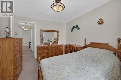 26 Mcmaster Drive Caledonia ON N3W 1G9