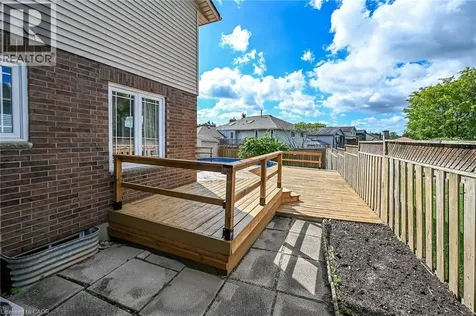 26 Mcmaster Drive Caledonia ON N3W 1G9