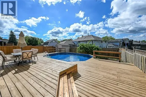 26 Mcmaster Drive Caledonia ON N3W 1G9