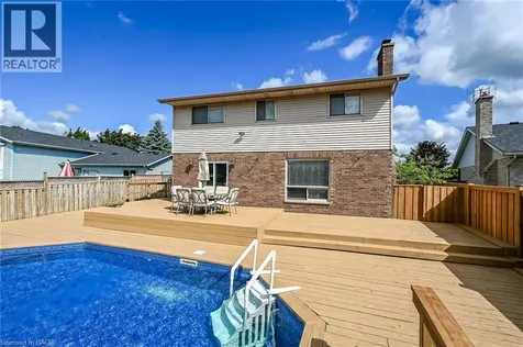 26 Mcmaster Drive Caledonia ON N3W 1G9