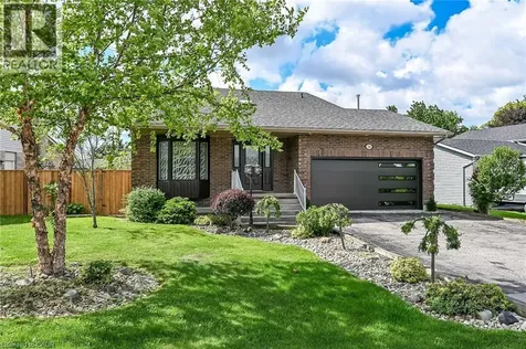 26 Mcmaster Drive Caledonia ON N3W 1G9