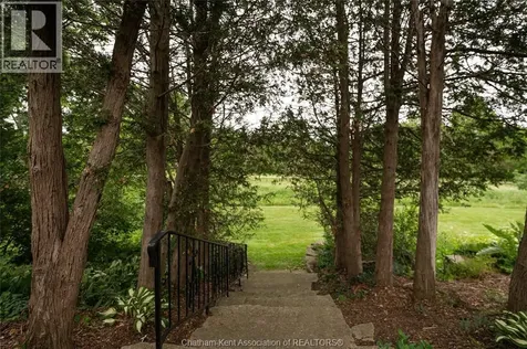 11 Algonquian Drive Chatham ON N7M 5Y2