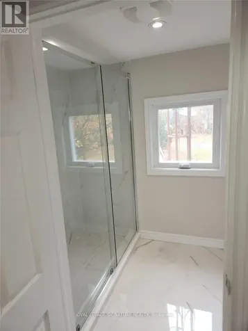 5749 Lakeshore Road Whitchurch-stouffville ON L4A 7X3