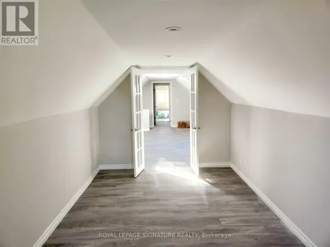 5749 Lakeshore Road Whitchurch-stouffville ON L4A 7X3