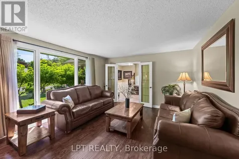 38 Glendenning Drive Ottawa ON K2H 7Y9