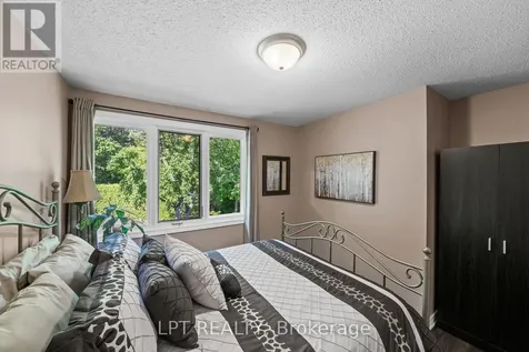 38 Glendenning Drive Ottawa ON K2H 7Y9