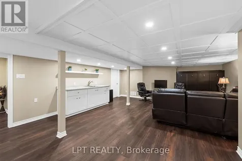 38 Glendenning Drive Ottawa ON K2H 7Y9