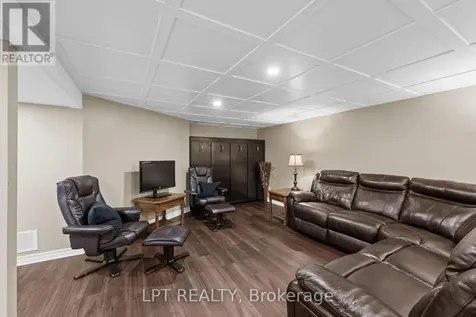 38 Glendenning Drive Ottawa ON K2H 7Y9