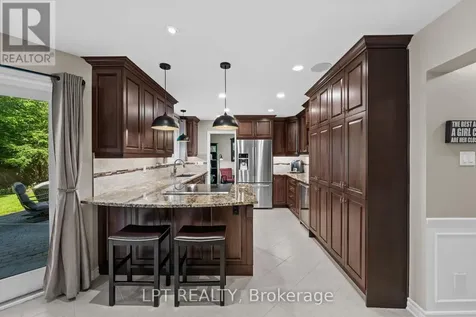 38 Glendenning Drive Ottawa ON K2H 7Y9