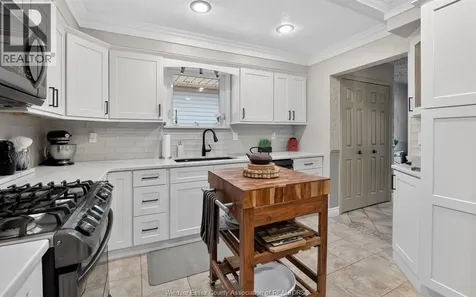385 Centennial Tecumseh ON N8N 2P1