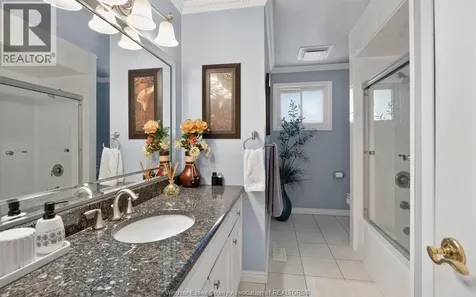 385 Centennial Tecumseh ON N8N 2P1