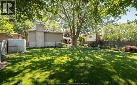385 Centennial Tecumseh ON N8N 2P1