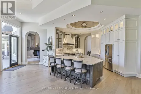 16 Lake Woods Drive Whitchurch-stouffville ON L4A 1P9