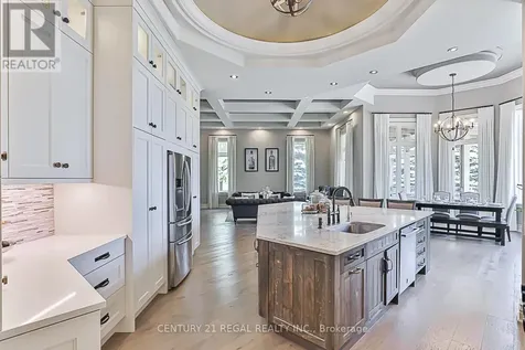 16 Lake Woods Drive Whitchurch-stouffville ON L4A 1P9