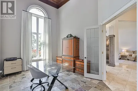 16 Lake Woods Drive Whitchurch-stouffville ON L4A 1P9