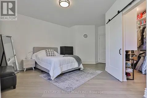 16 Lake Woods Drive Whitchurch-stouffville ON L4A 1P9