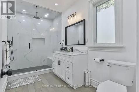 16 Lake Woods Drive Whitchurch-stouffville ON L4A 1P9