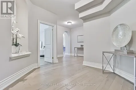 16 Lake Woods Drive Whitchurch-stouffville ON L4A 1P9