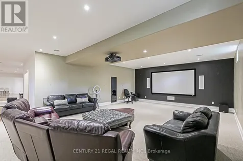 16 Lake Woods Drive Whitchurch-stouffville ON L4A 1P9