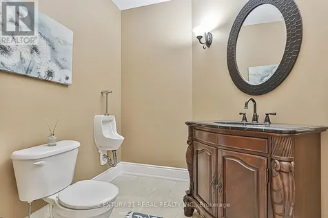 16 Lake Woods Drive Whitchurch-stouffville ON L4A 1P9