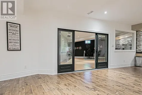 16 Lake Woods Drive Whitchurch-stouffville ON L4A 1P9