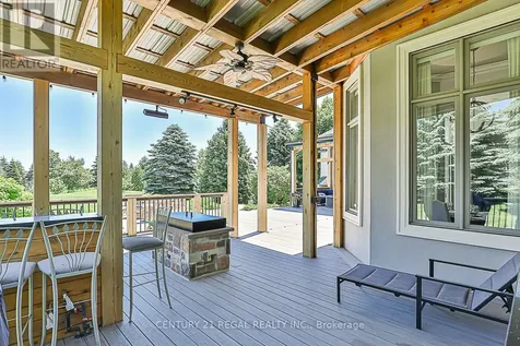 16 Lake Woods Drive Whitchurch-stouffville ON L4A 1P9