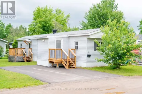73 Pinehurst Estates Petawawa ON K8H 2H2