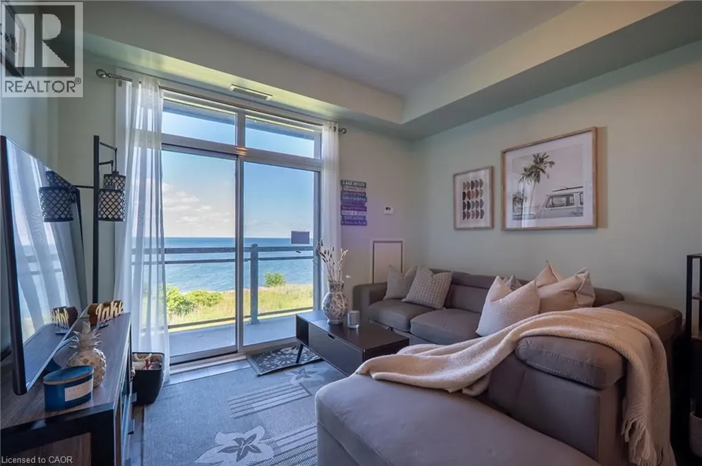35 Southshore Crescent Hamilton ON L8E 0J2