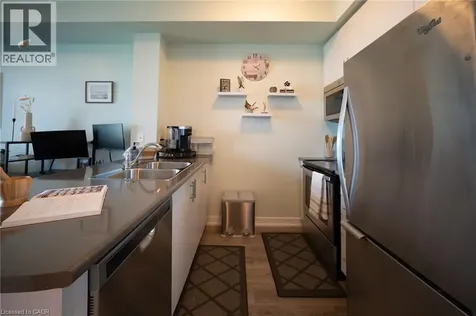 35 Southshore Crescent Hamilton ON L8E 0J2