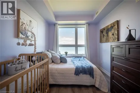 35 Southshore Crescent Hamilton ON L8E 0J2