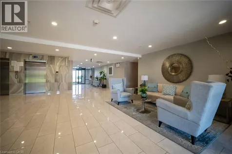 35 Southshore Crescent Hamilton ON L8E 0J2